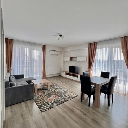 Ferienwohnung Apartament Madeira Oradea Exterior foto