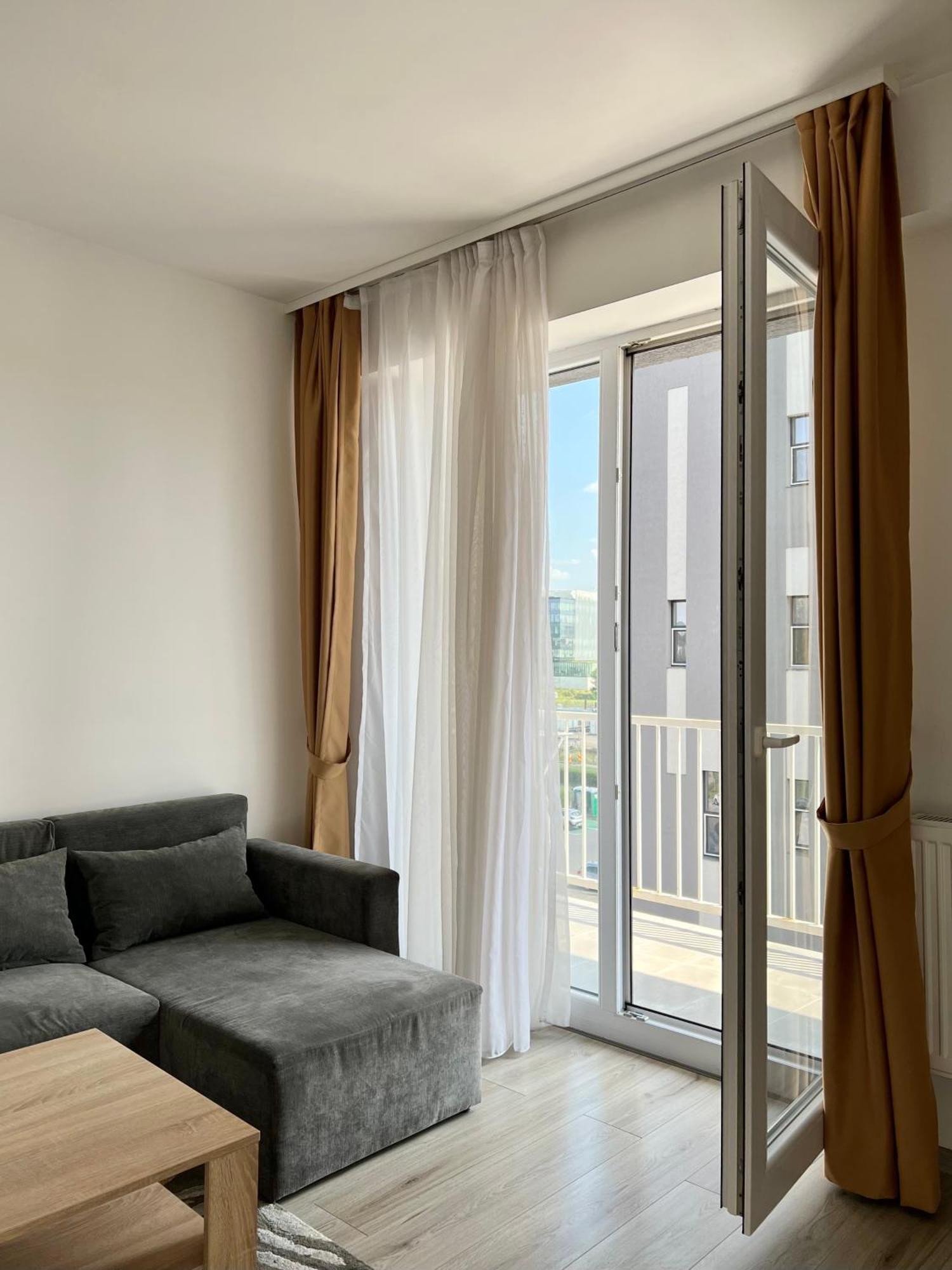 Ferienwohnung Apartament Madeira Oradea Exterior foto